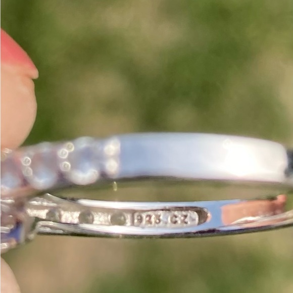 💕Sterling Silver CZ Ring Sz 6 - Picture 6 of 8